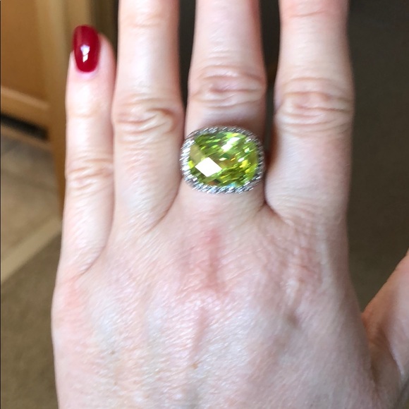 Peridot color and CZ ring silver tone Sz 7 - Picture 5 of 8